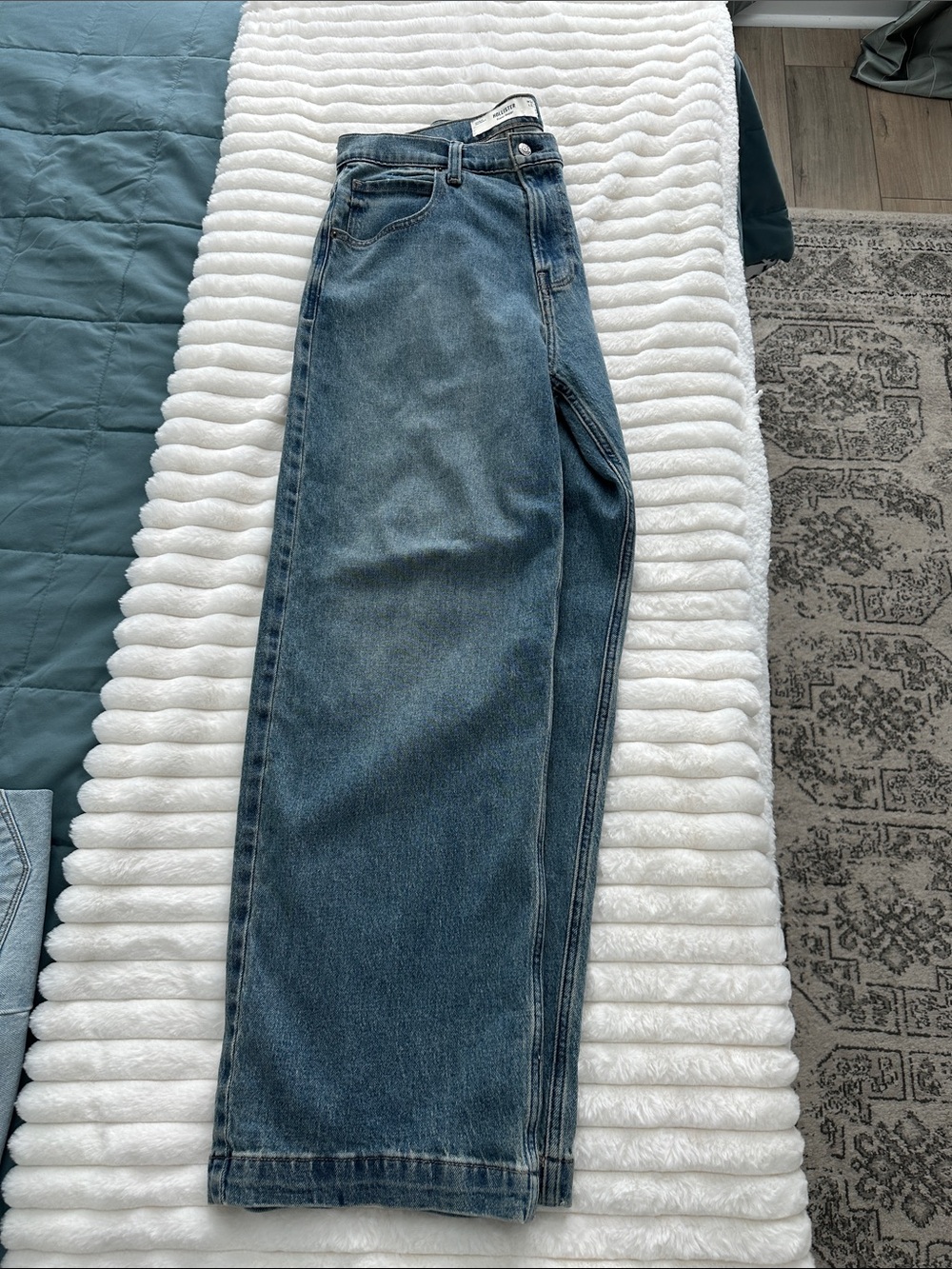 Hollister Super Baggy Men’s Blue Jeans